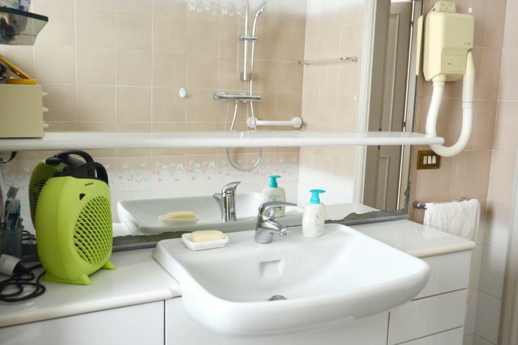 L'Alloggio Di Anna Maria Camera Con Bagno Privato Эмполи Экстерьер фото